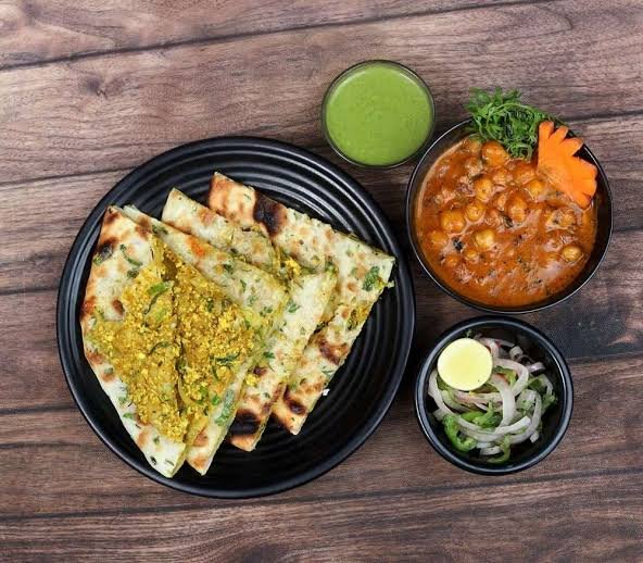 Amritsari Kulcha with Chole